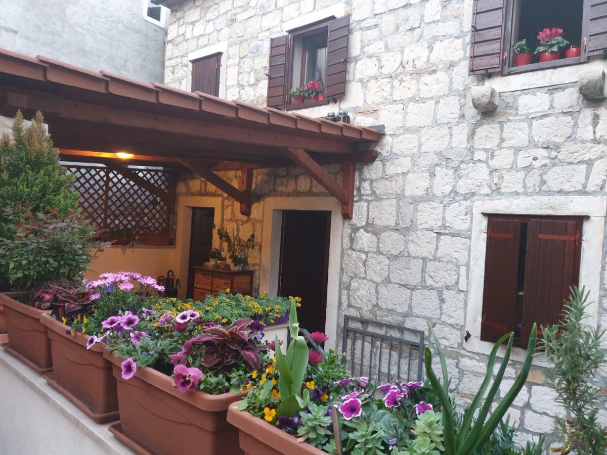 Apartments And Rooms Villa Lina Split Dış mekan fotoğraf