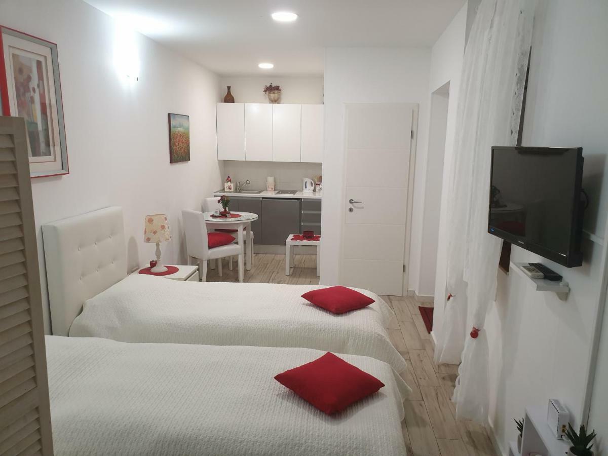 Apartments And Rooms Villa Lina Split Dış mekan fotoğraf