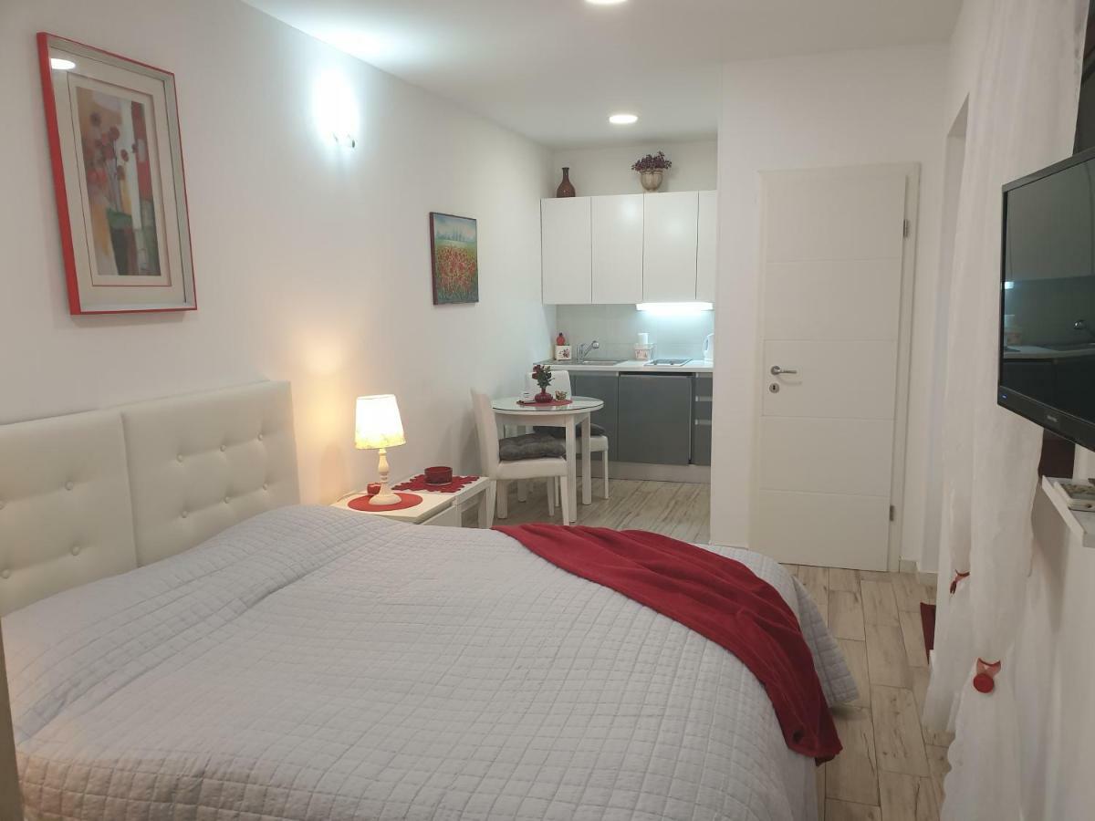 Apartments And Rooms Villa Lina Split Dış mekan fotoğraf